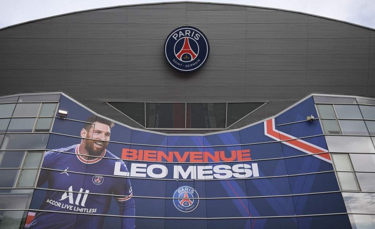 队报：巴黎希望收购法兰西体育场，并准备提交申请文件