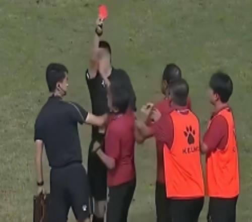 媒体人称段鑫或被停赛 段鑫掌掴裁判事件后果