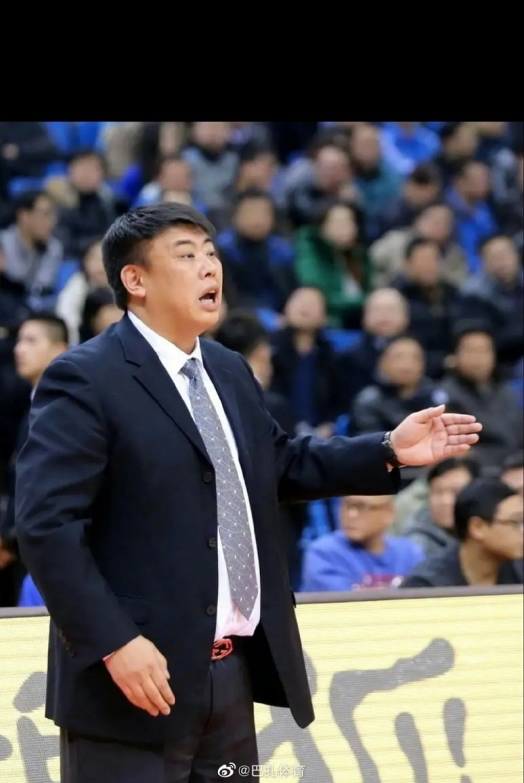 媒体人：中国男篮助教杨文海加盟新疆男篮 担任球队助理教练