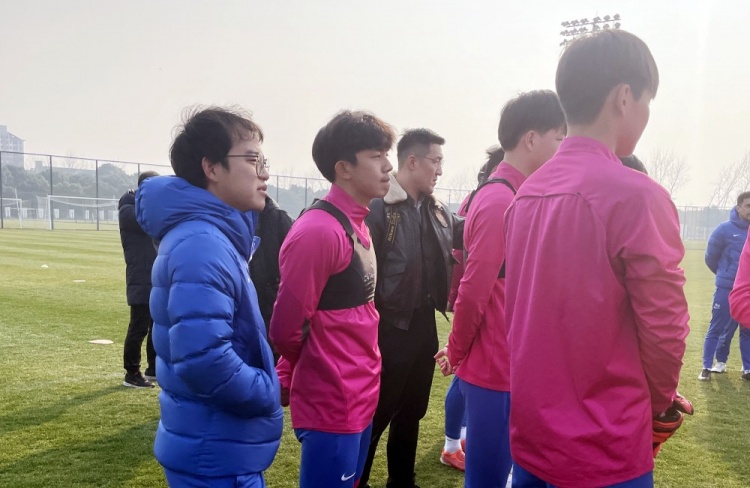 五星体育：前韩国国奥球员徐辉完成入籍手续，无一线队出场经历