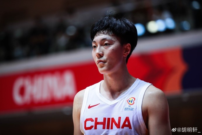 胡明轩发博：中国男篮一直在努力 保持状态回到联赛