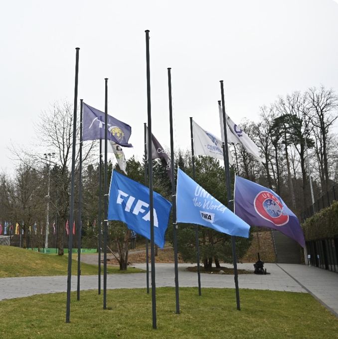 法国传奇球星方丹去世，国际足联总部降半旗悼念