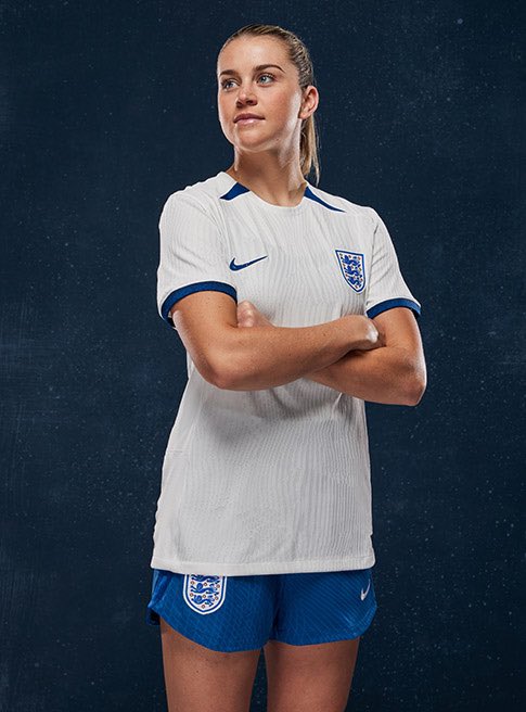 关注球员生理期问题，今夏女足世界杯英格兰将穿着蓝色主场球裤