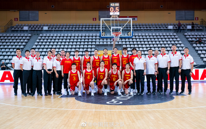 欧洲拉练首站绝杀意大利！中国篮球之队官方晒比赛图集