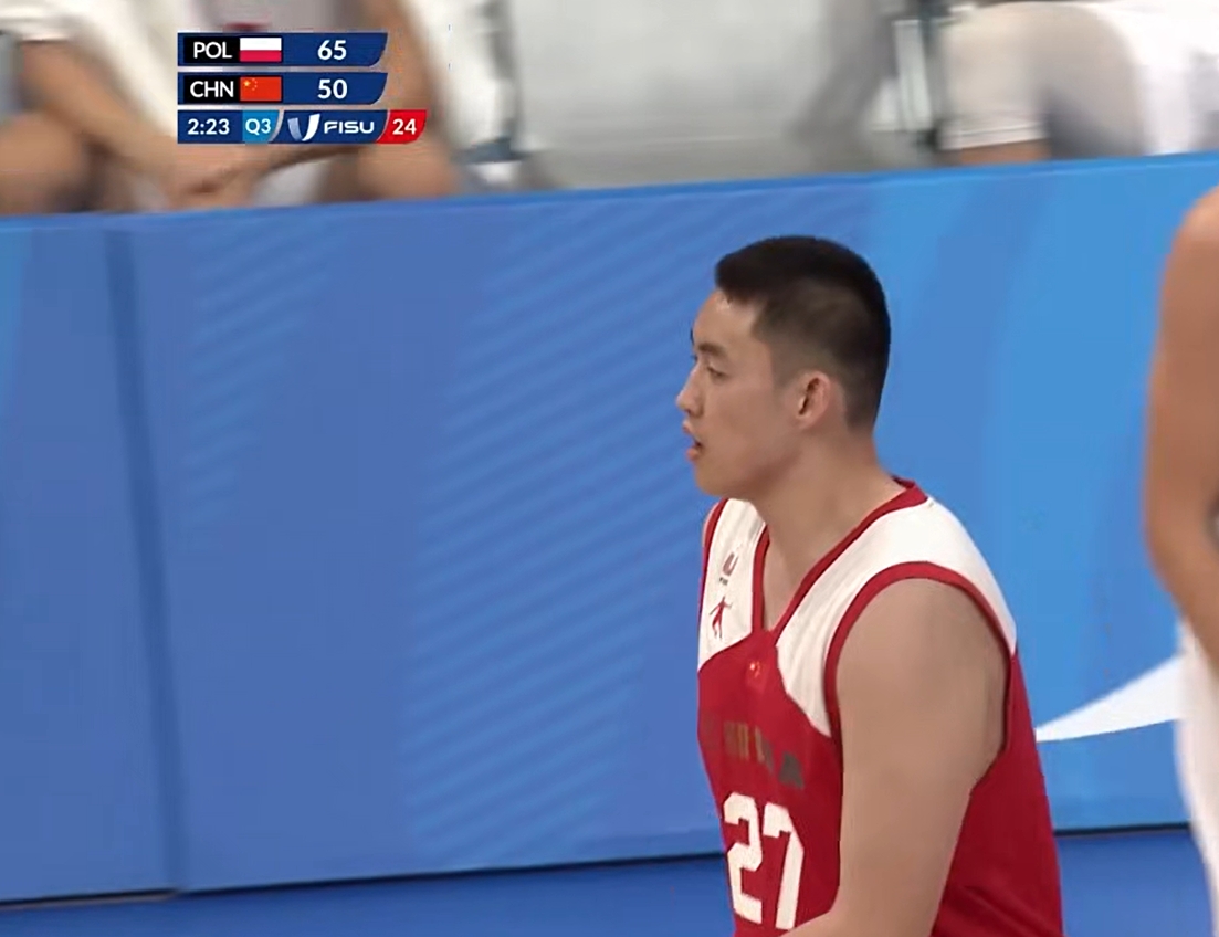 崩了！第三节大运中国男篮一度领先2分随后被打一波170