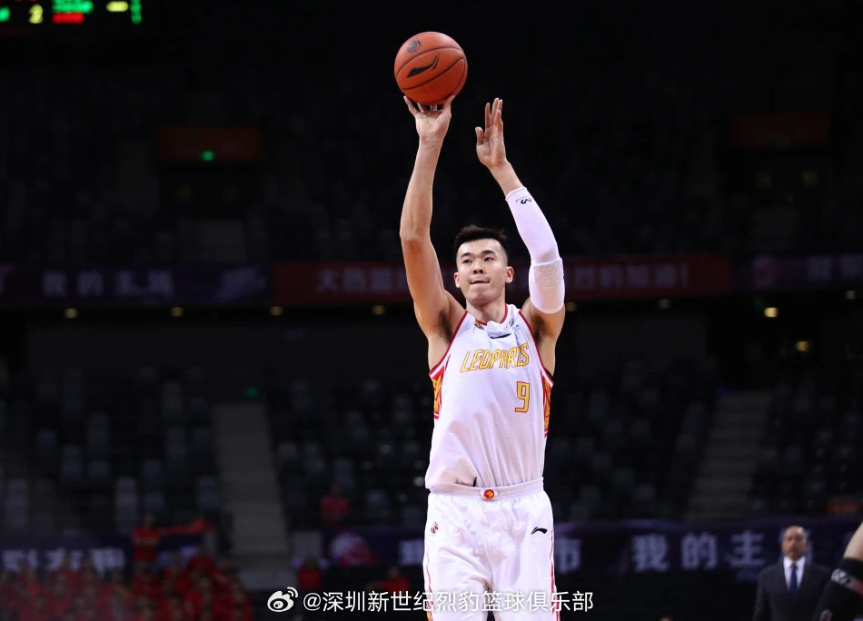 重回烈豹大家庭！李慕豪加盟深圳新世纪篮球俱乐部