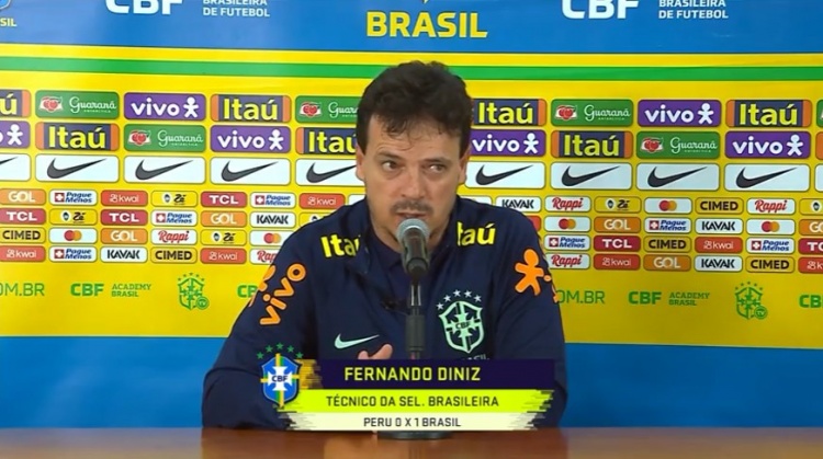 巴西临时主帅：球队必须进3次才算进一球，球员不习惯今天的场地
