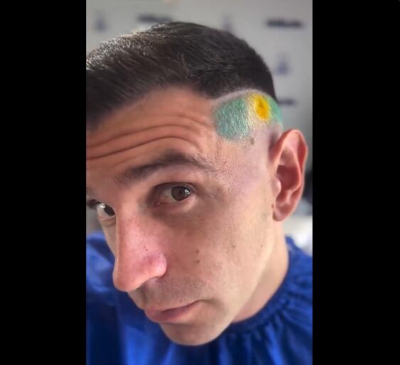 阿根廷国脚御用发型师晒视频：大马丁一侧头发染成阿根廷国旗颜色