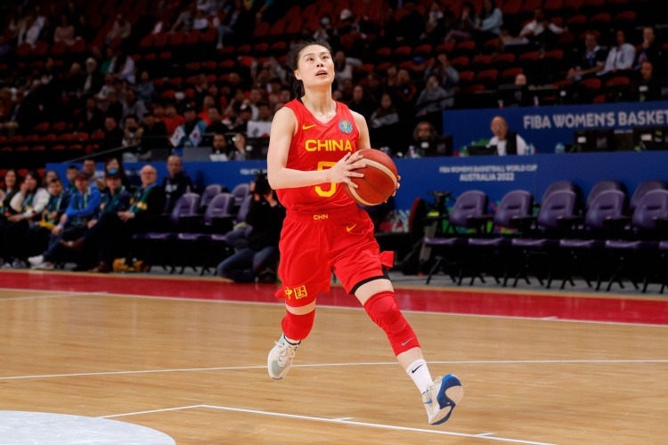 欧洲拉练比利时站第2场：中国女篮8189比利时王思雨复出9分3助