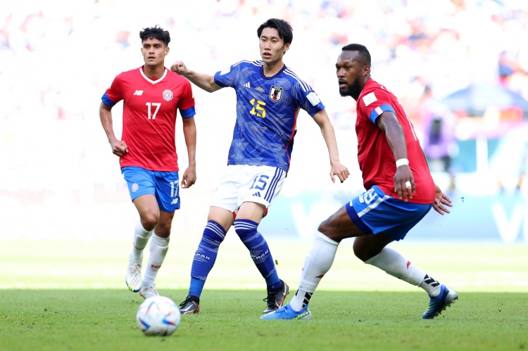 沉闷！日本vs哥斯达黎加上半场两队共射门5脚，对方禁区触球5次