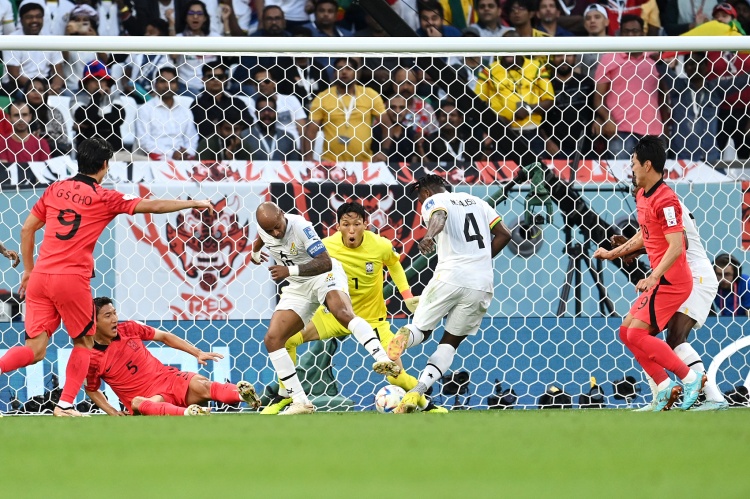 乱战破门，萨利苏成为加纳队史首位在世界杯取得进球的后卫