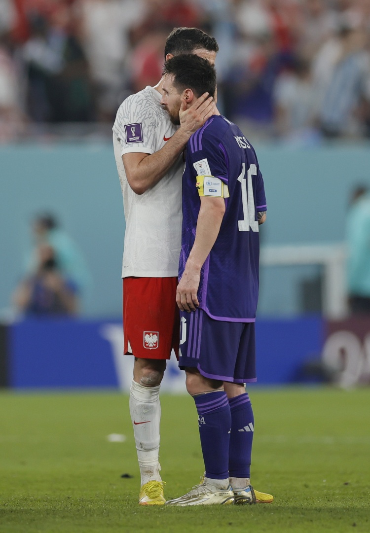 阿根廷vs波兰邮报评分：梅西7分莱万5分，麦卡利斯特8分最高