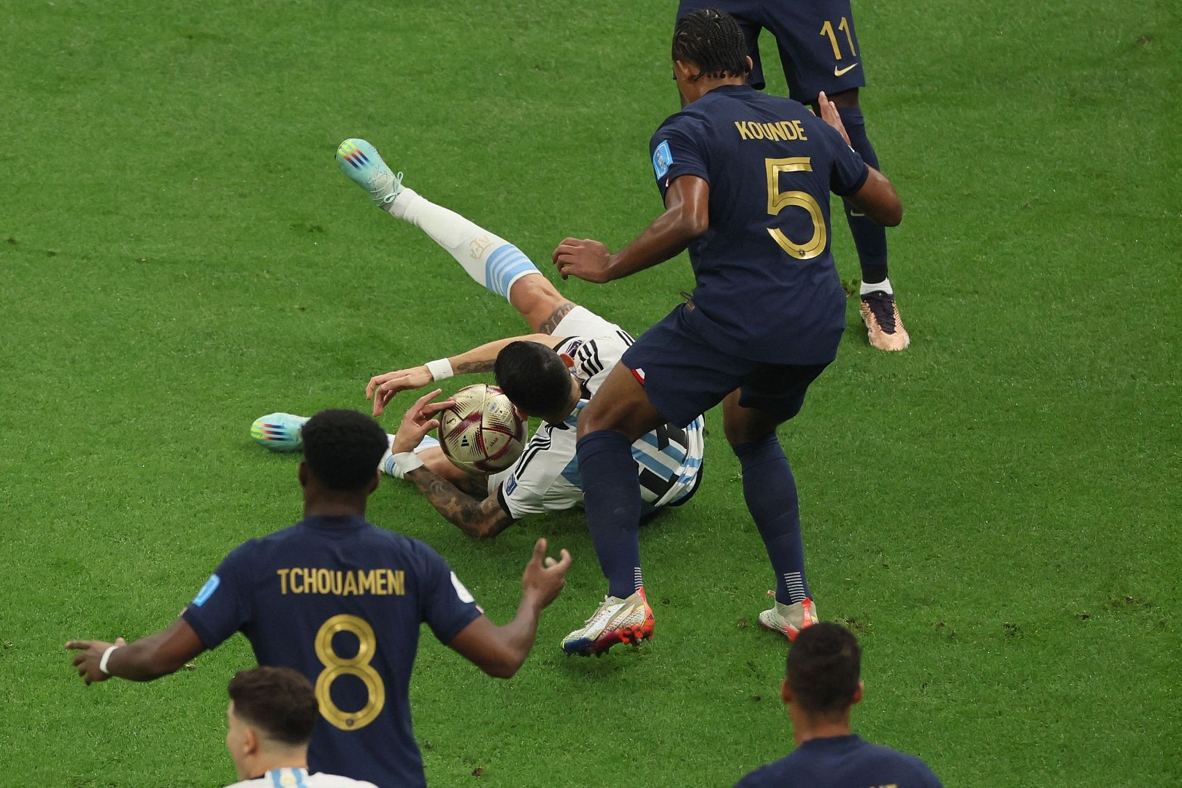 法国名记评阿根廷点球：干脆别踢比赛，直接把冠军给梅西还快一点