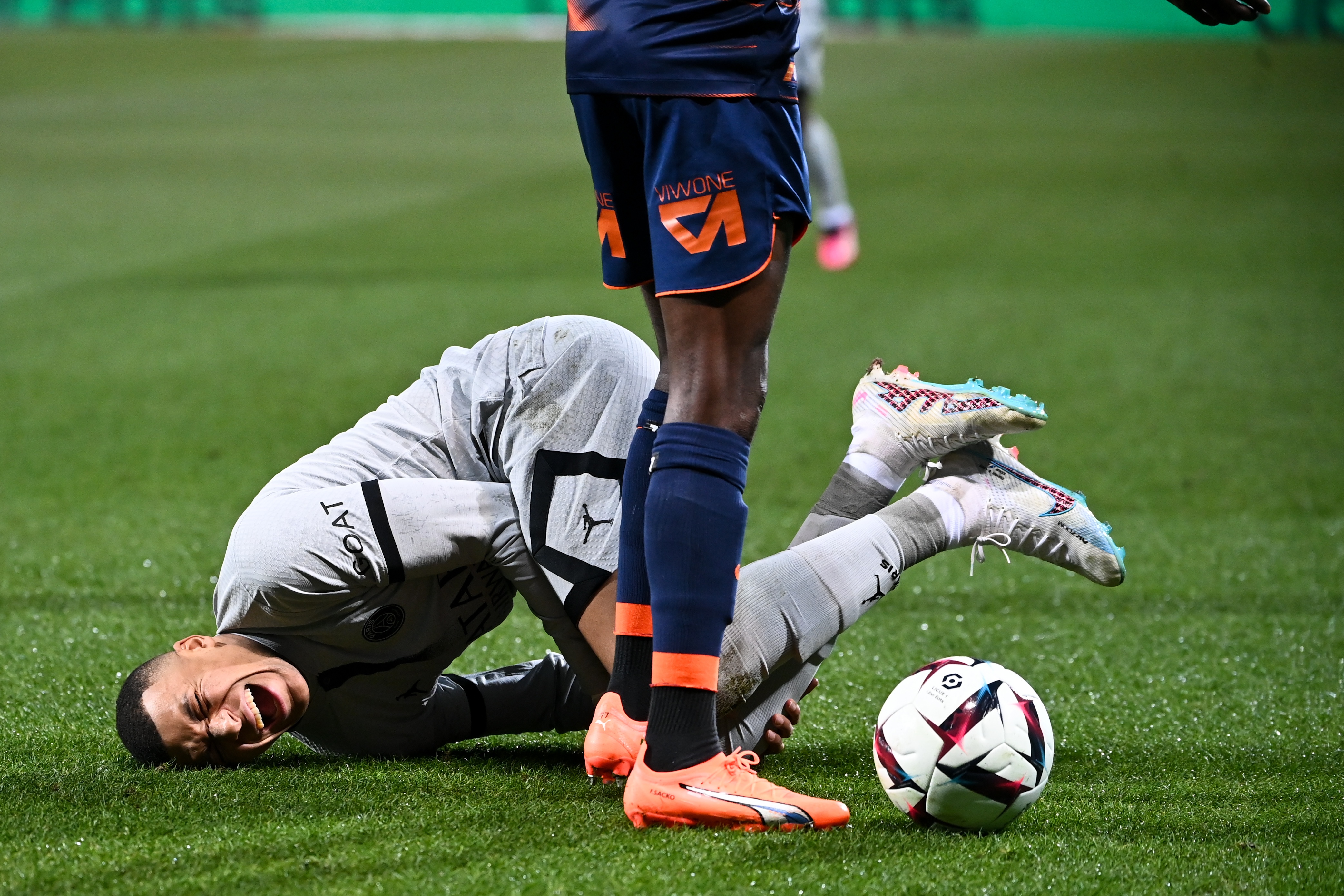 姆巴佩受伤无缘出战拜仁，队报：法国杯让他出战90分钟有必要吗
