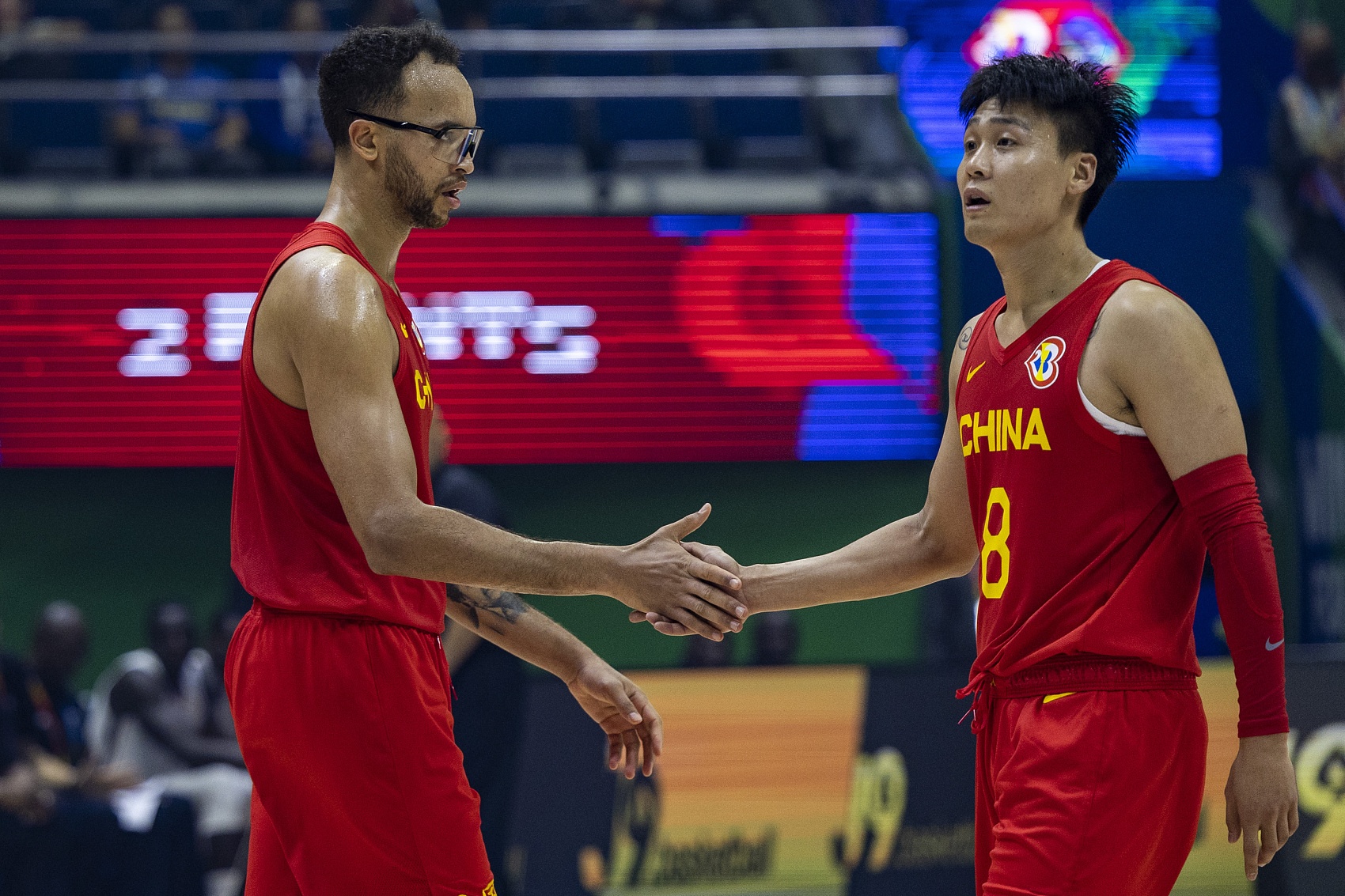 孟铎更博助威：中国男篮加油！期待你们今天的比赛！