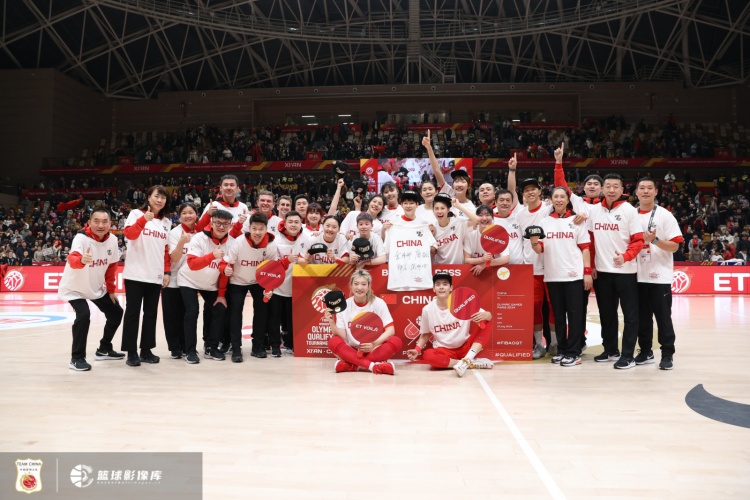 季孟年：中国女篮如何备战奥运长集训+海外拉练仍是答案