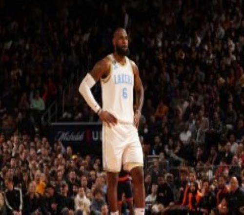 詹姆斯本赛季首次达成三双 NBA生涯第106次