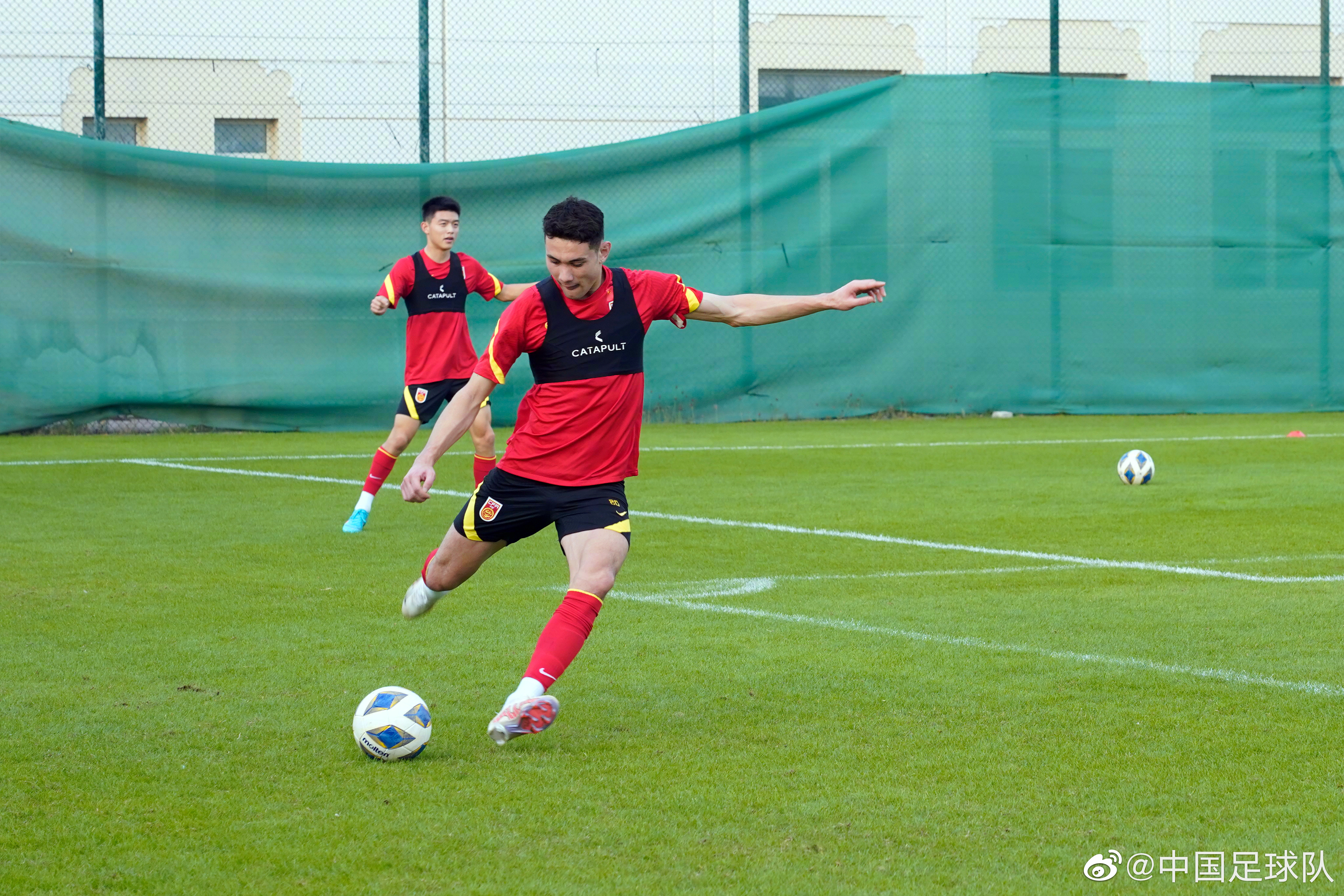 中国男足身材中国足球图片