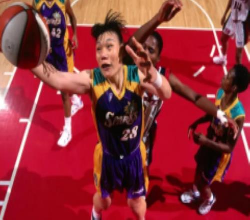 中国女篮名宿郑海霞征战WNBA