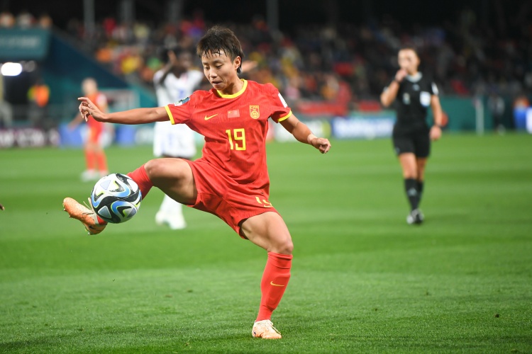新华社：贫瘠土壤开不出长久之花，中国足协注册女足球员仅1.5万