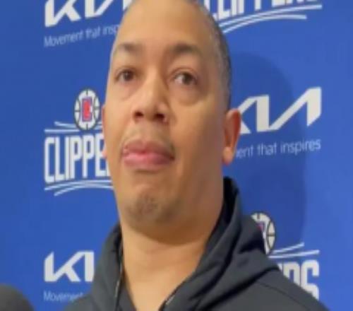 快船主教练泰伦·卢