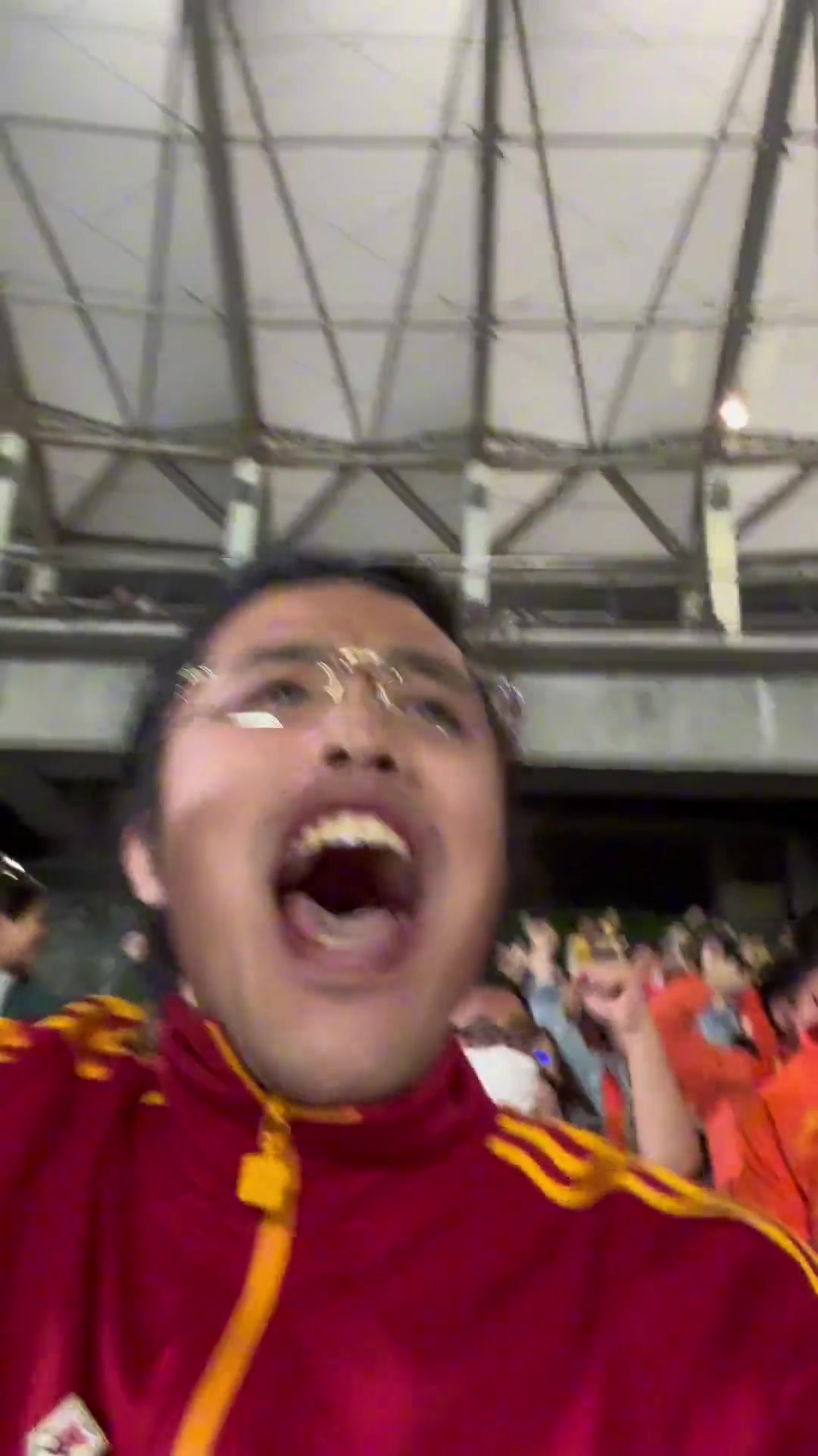 泰山队打入第三球！董老厮对着日本球迷喊：中国足球是不是比日本强