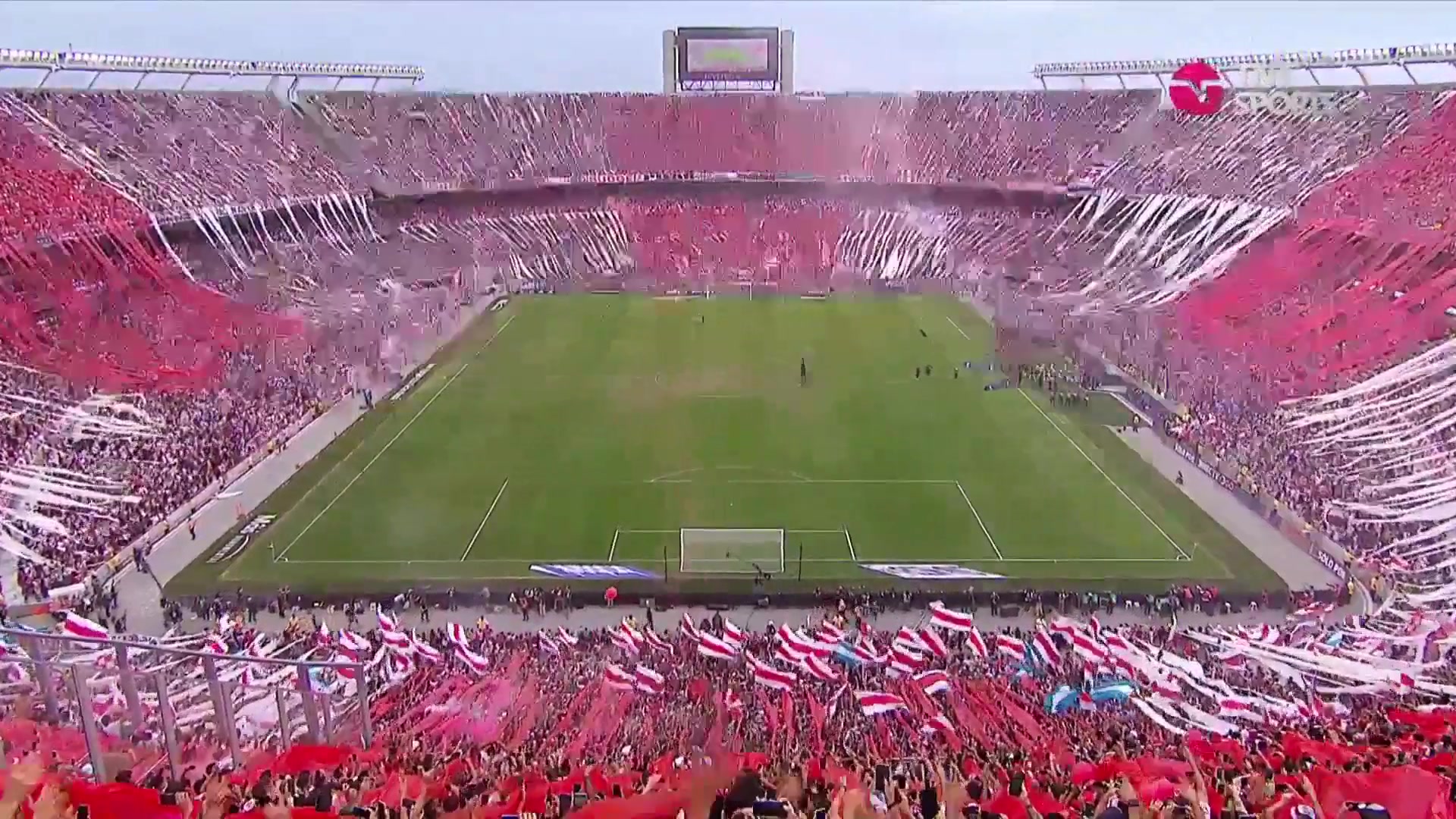 感受一下今天阿根廷“超级德比”纪念碑球场的壮观