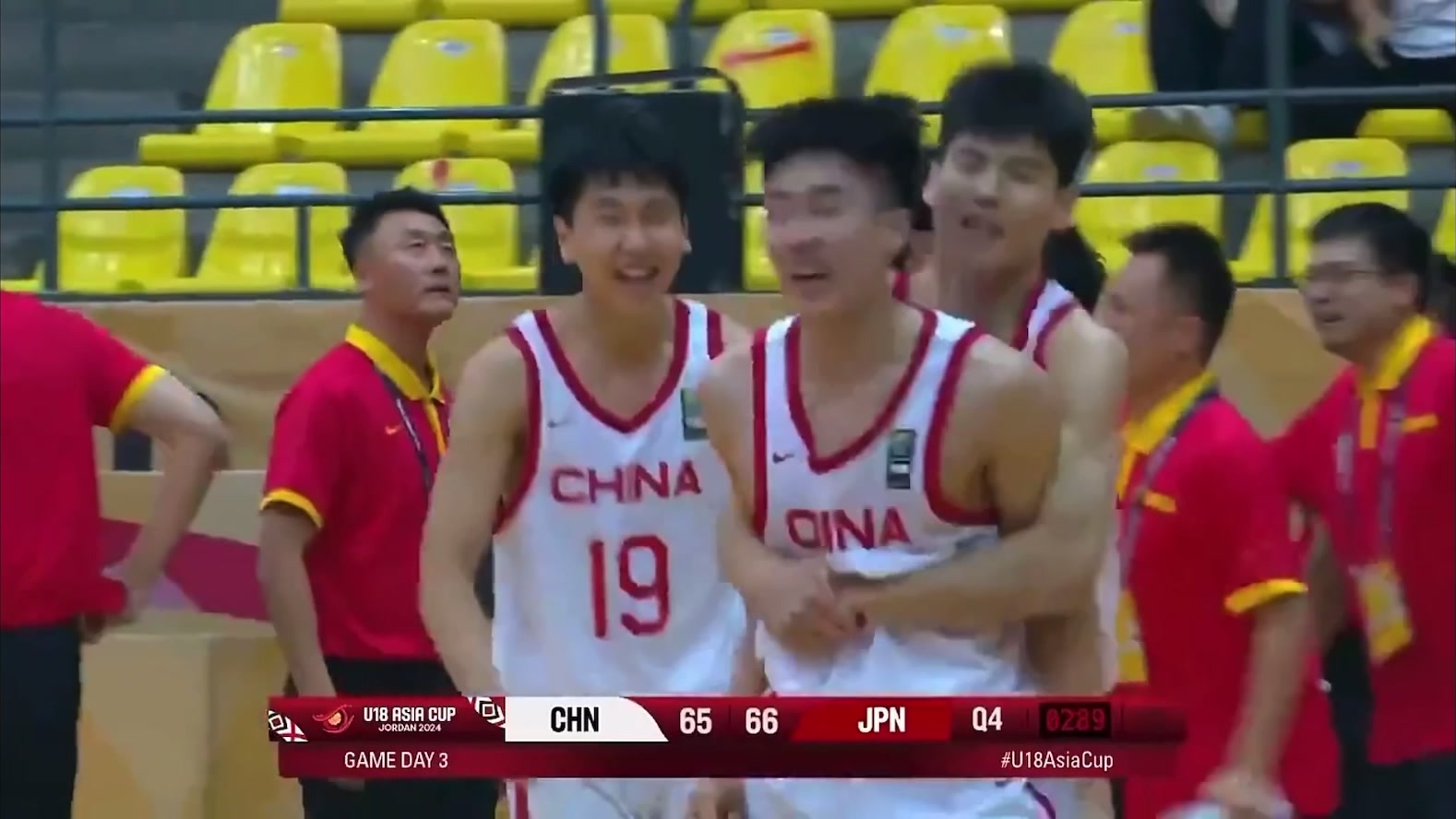 U18段睿骐绝杀！张博源在3人合围下分球段睿骐3分绝杀！