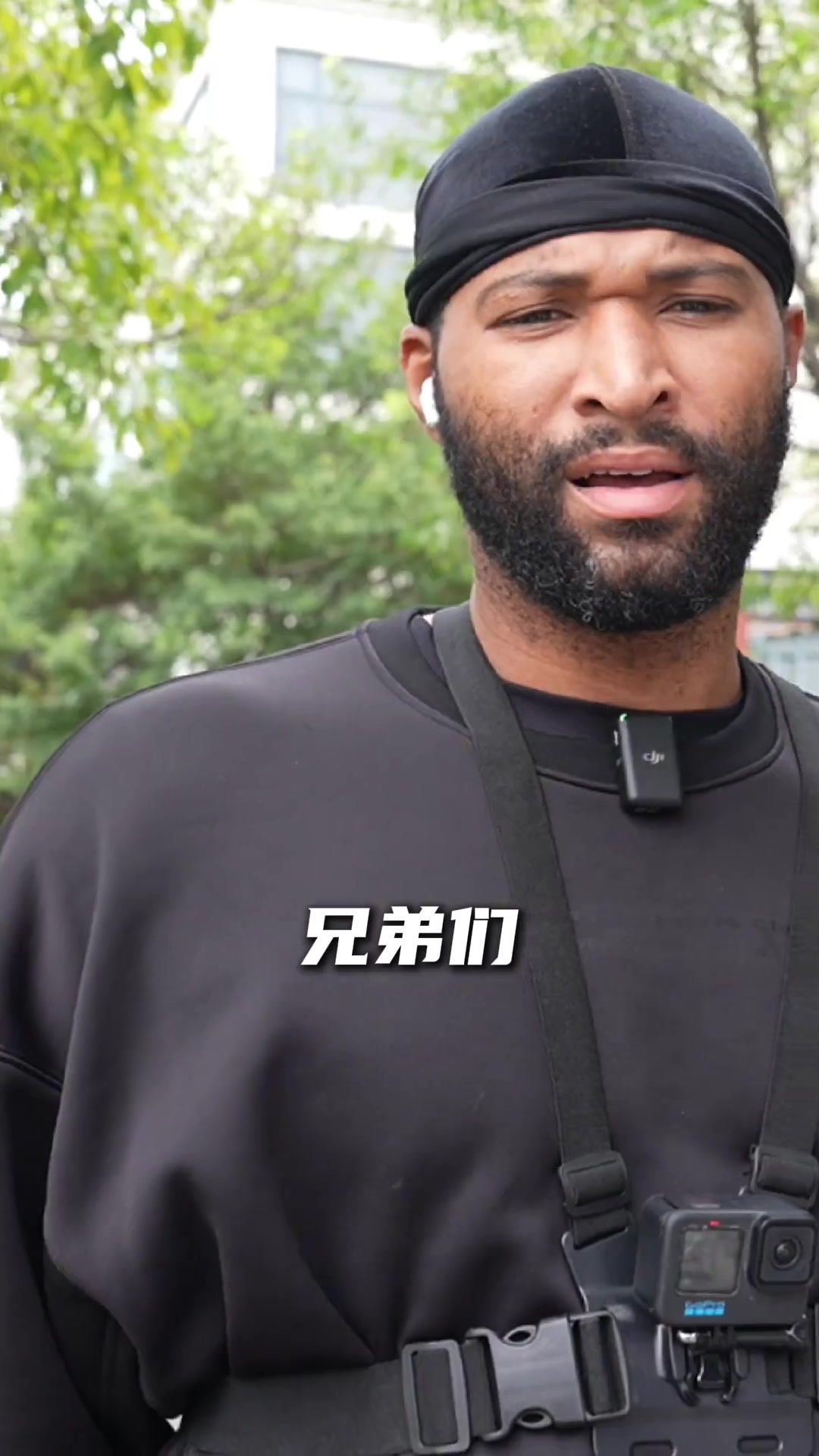 考辛斯突袭重庆街头野球场：不太会打，加一队