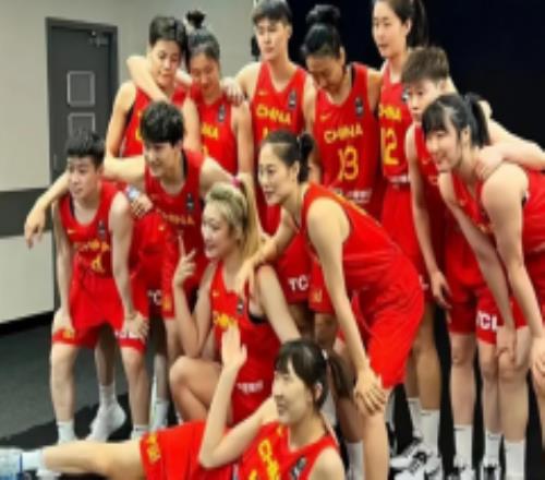 中国女篮12人名单出炉 两位WNBA球员领衔