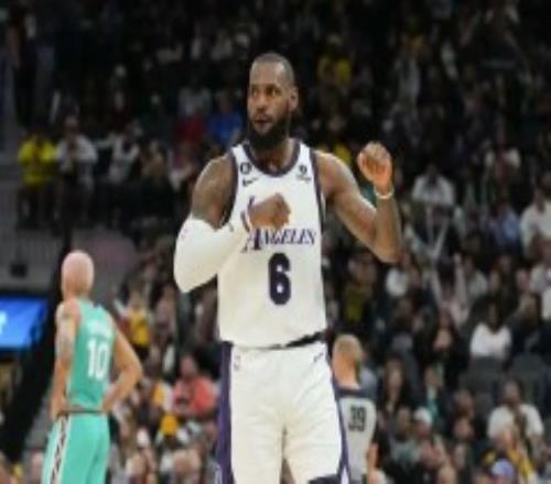 NBA常规赛湖人VS马刺全场录像回放 詹姆斯伤愈复出率队取胜