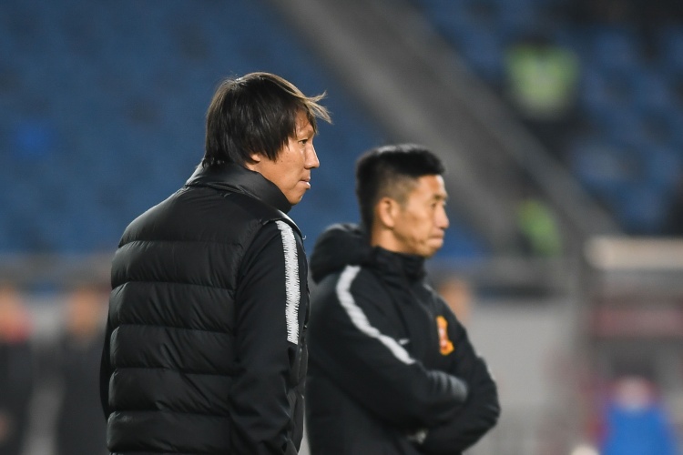 足球报：武汉长江解散与李铁仲裁有关，多数球员拿到全部薪水