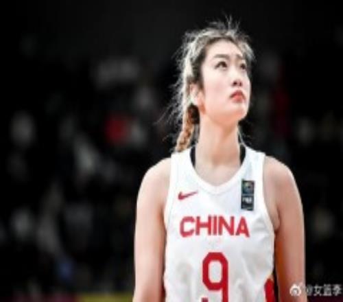 李梦将继续征战WNBA 已帮助中国女篮夺得亚洲杯冠军