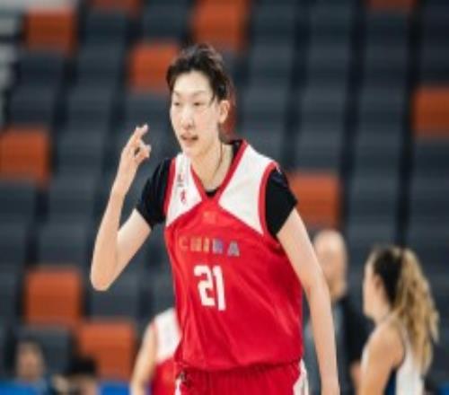 成都大运会中国女篮83-63战胜葡萄牙队迎开门红 韩旭全场发挥出色