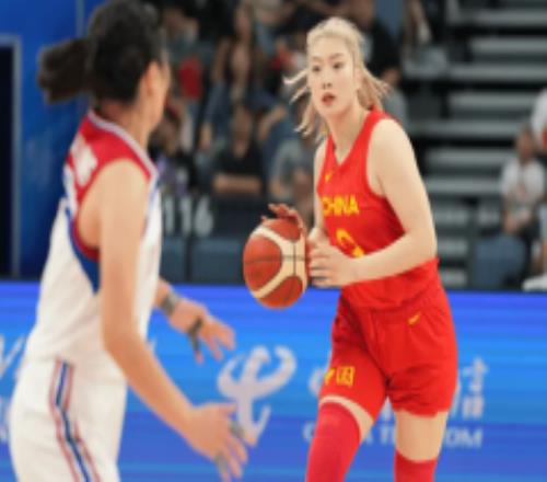 李梦谈入选WNBA最佳新秀阵容 也是完成一个初步目标